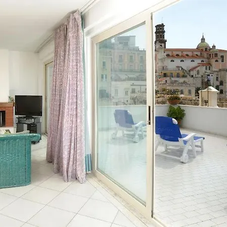 Sleeps 4 Air Con *